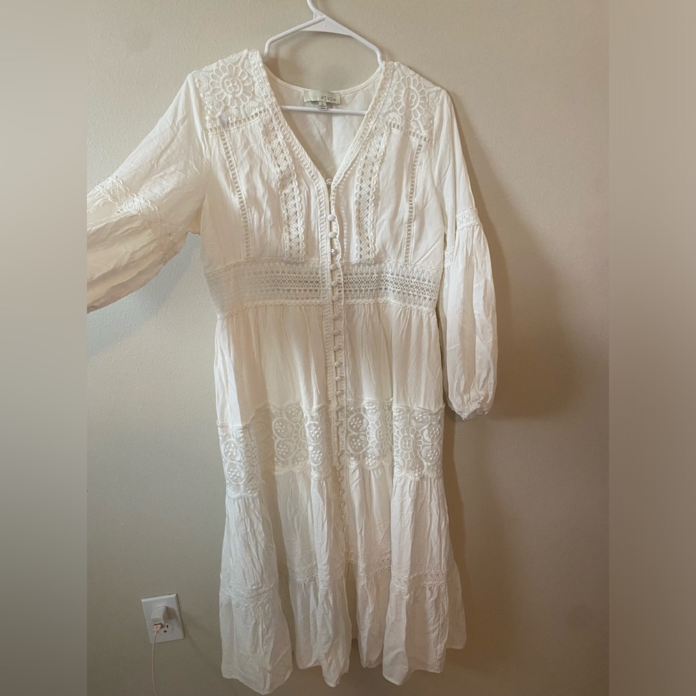 WHITE BOHO DRESS || Flowy and cottage core dress